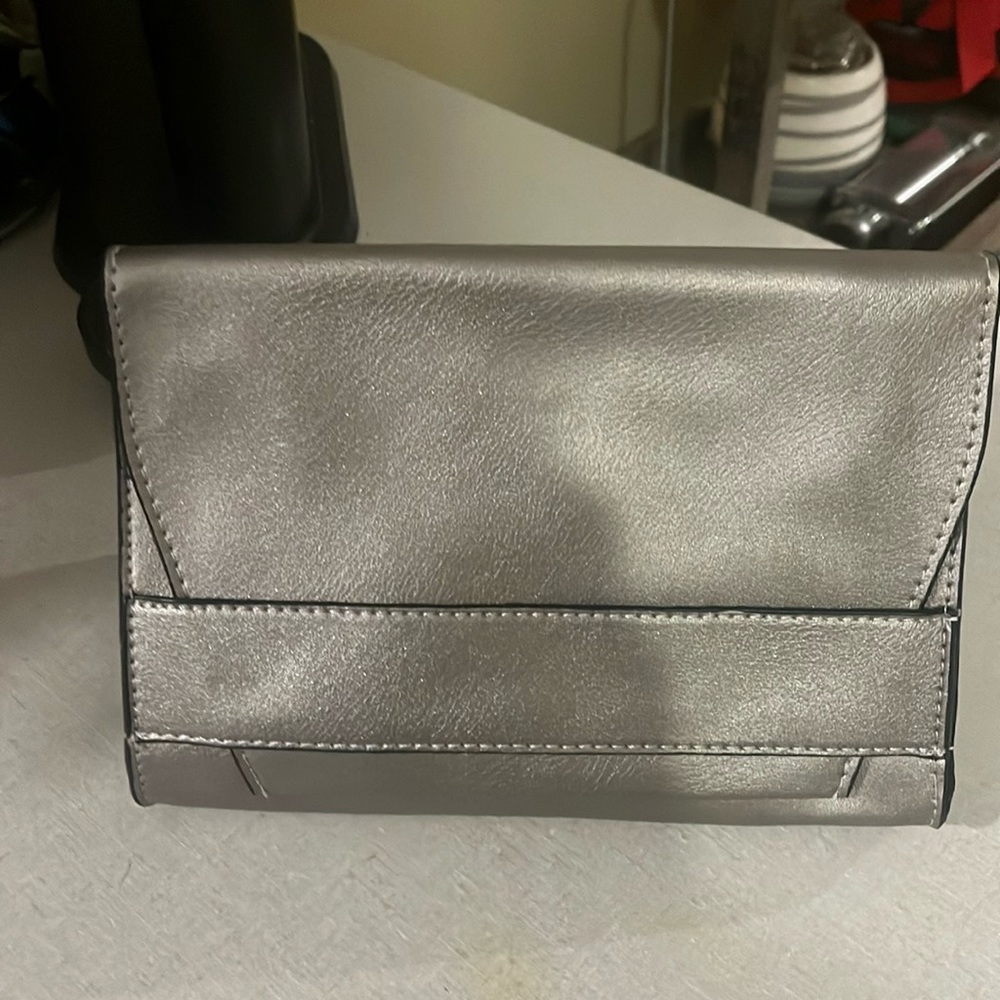 Summer. & Rose Metallic Clutch